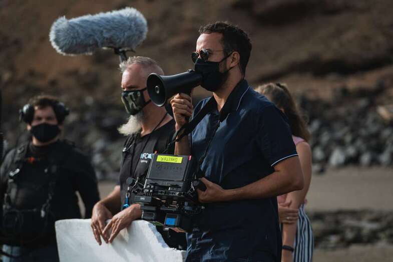 El director Armando Ravelo durante el rodaje de la película/TA.
